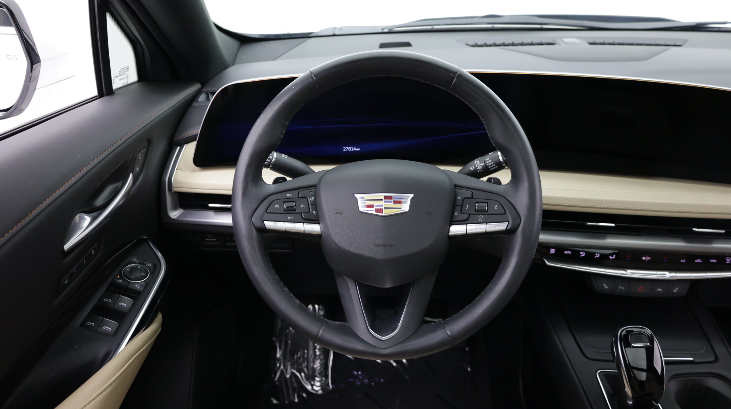 Used 2025 Cadillac XT4 Premium Luxury w/ Cold Weather Package FWD image 32