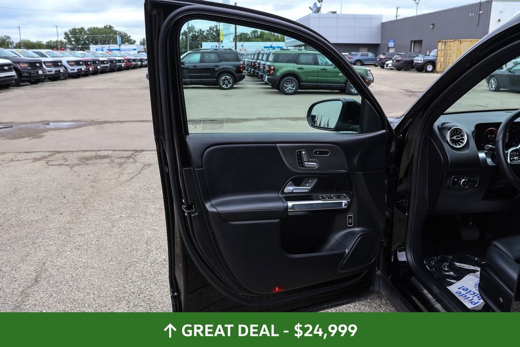 Used 2021 Mercedes-Benz GLB 250 image 28