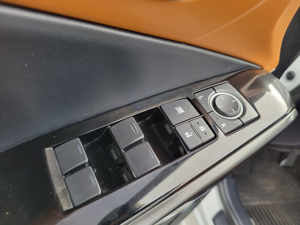 Used 2021 Lexus IS 300 AWD w/ Comfort Package image 17