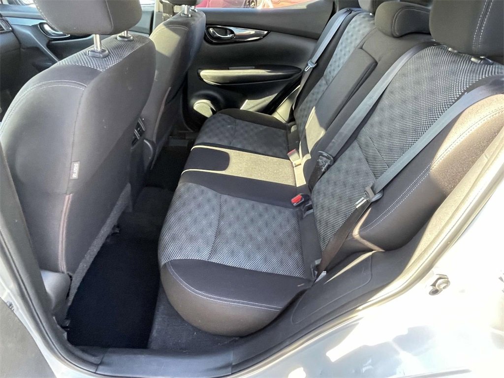 Used 2017 Nissan Rogue Sport SV w/ SV Premium Package image 13