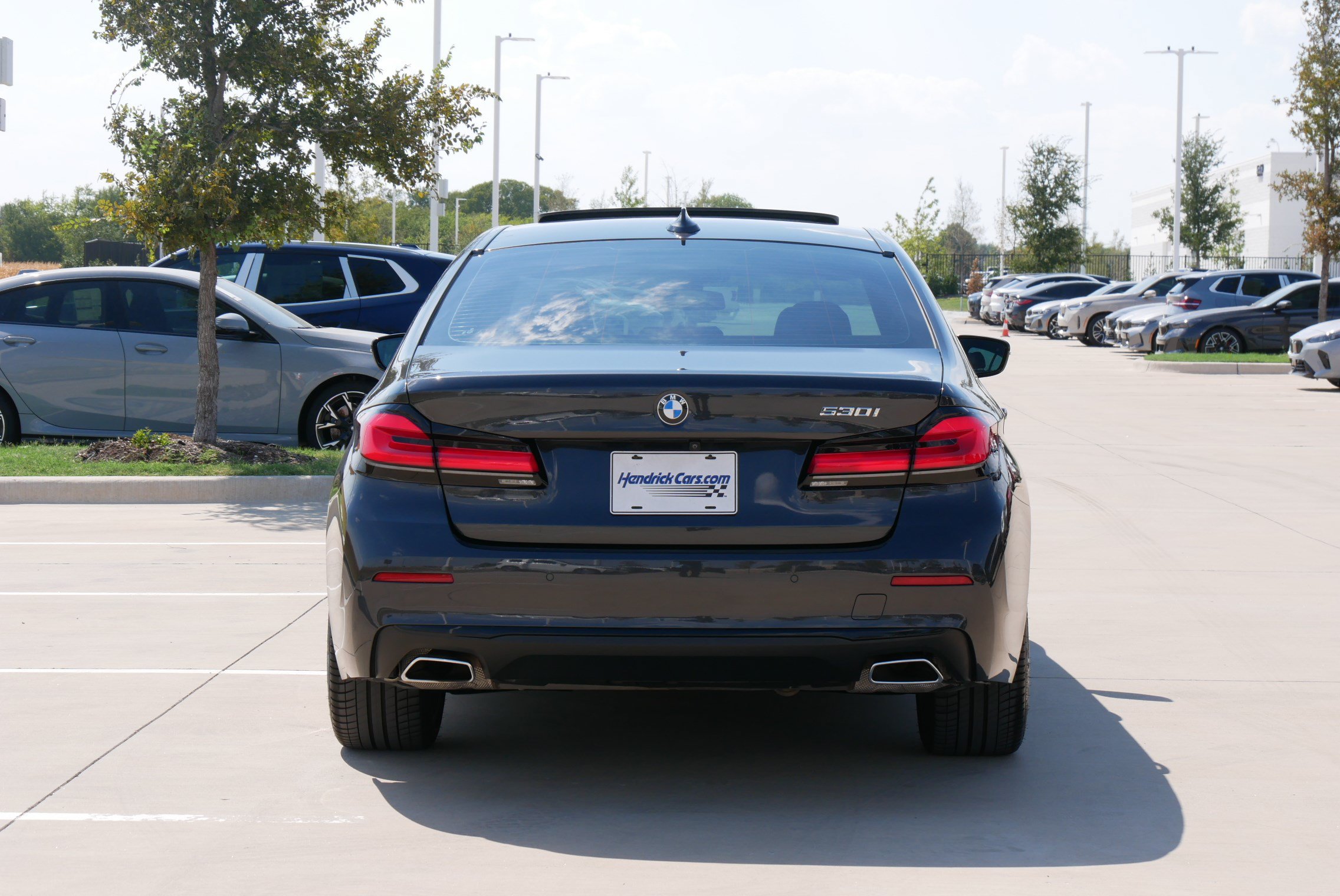 Used 2022 BMW 530i w/ Premium Package RWD image 8