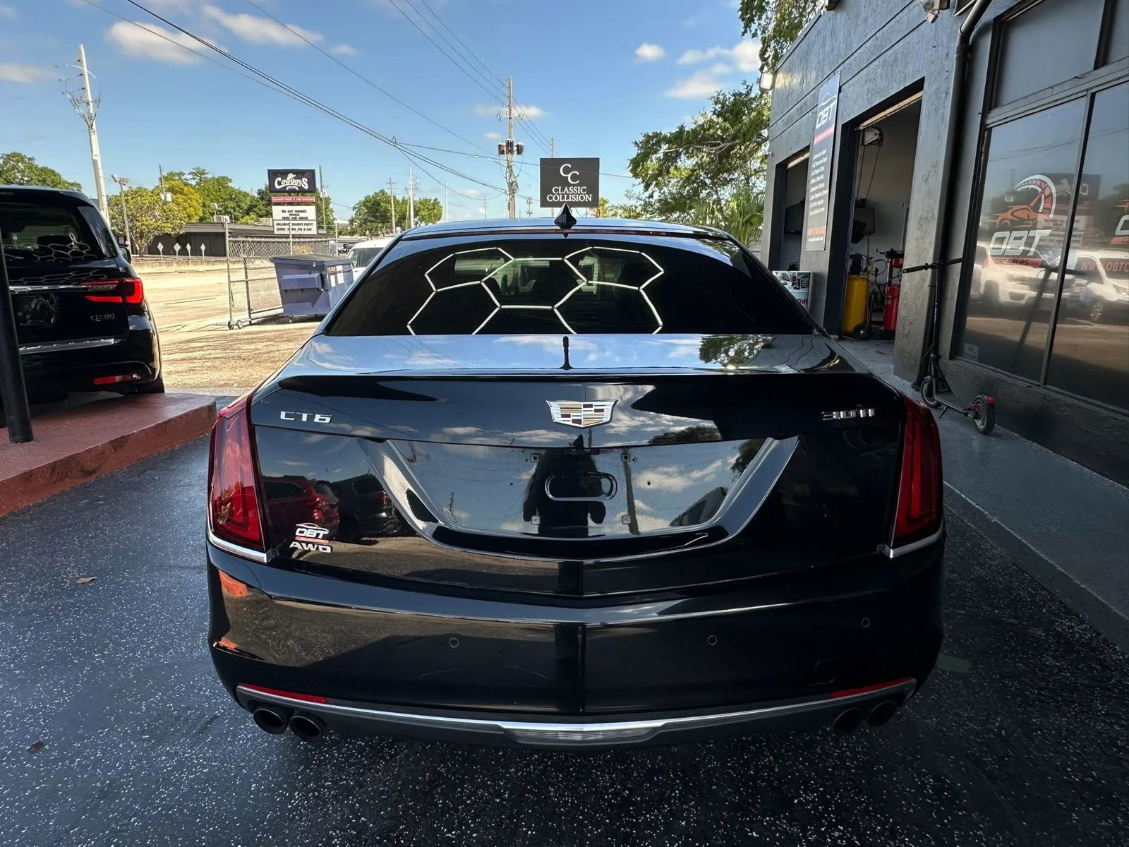 Used 2017 Cadillac CT6 Premium Luxury w/ Active Chassis Package AWD/4WD image 4