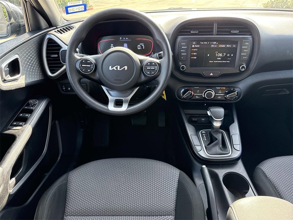 Used 2024 Kia Soul LX w/ Option Group 015 image 17