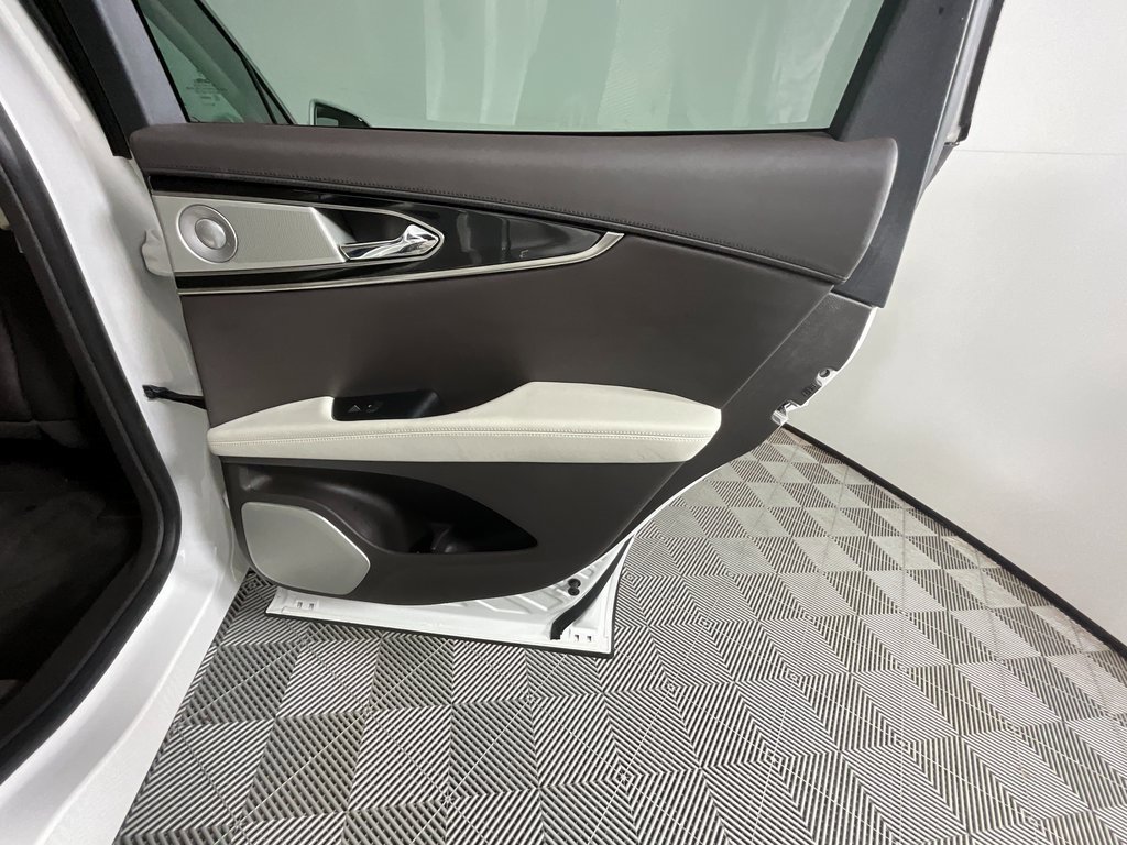 Used 2022 Lincoln Nautilus Black Label w/ Class II Trailer Tow Package image 24