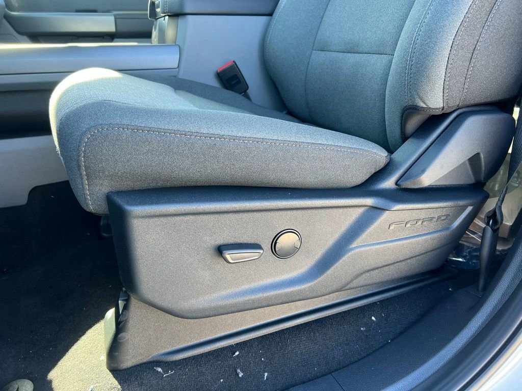 New 2026 Ford F250 XLT w/ FX4 Off-Road Package image 14