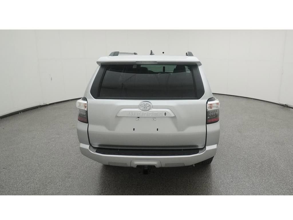 Used 2022 Toyota 4Runner SR5 Premium w/ Moonroof Package AWD/4WD image 9
