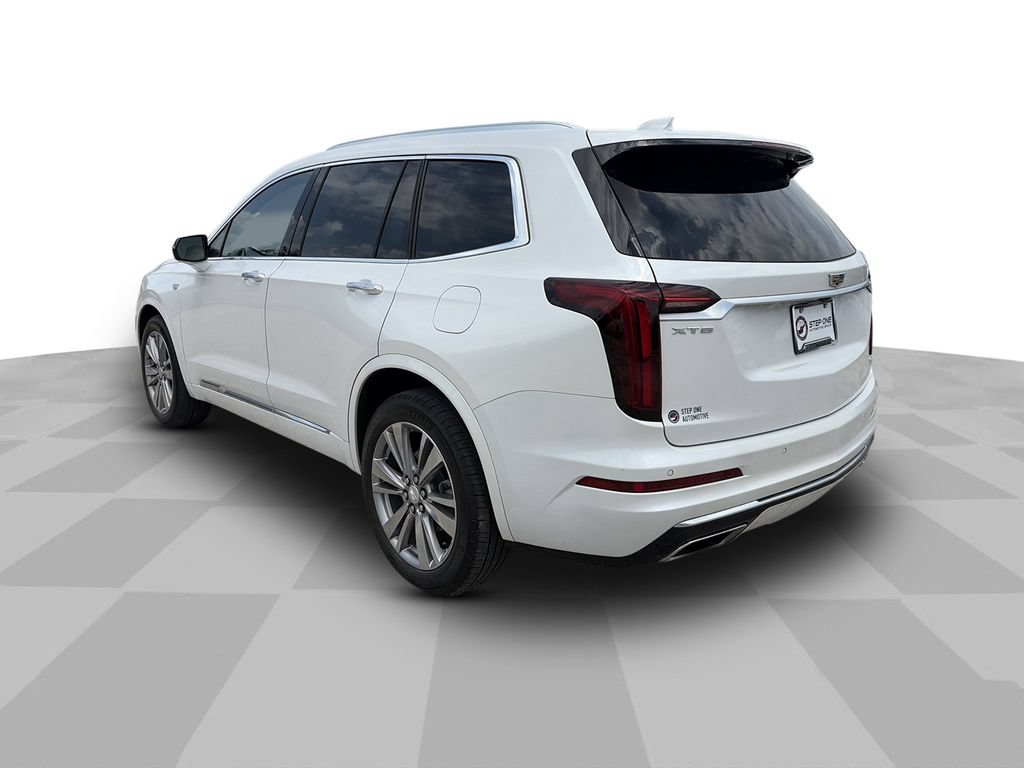 Used 2023 Cadillac XT6 Premium Luxury FWD image 4