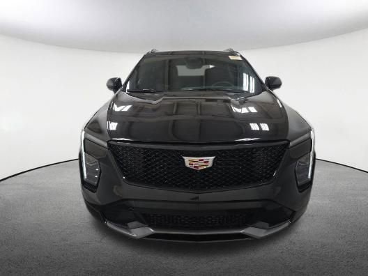 Used 2025 Cadillac XT4 Sport AWD/4WD image 2