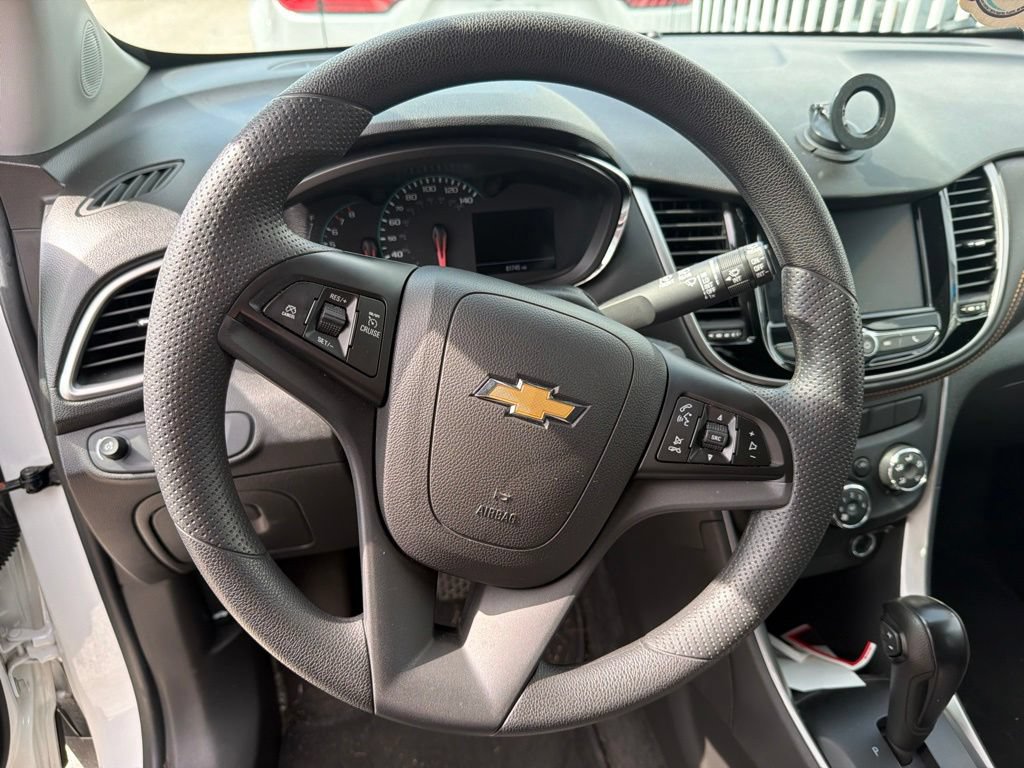 Used 2022 Chevrolet Trax LS w/ Tint and Cruise Package FWD image 14