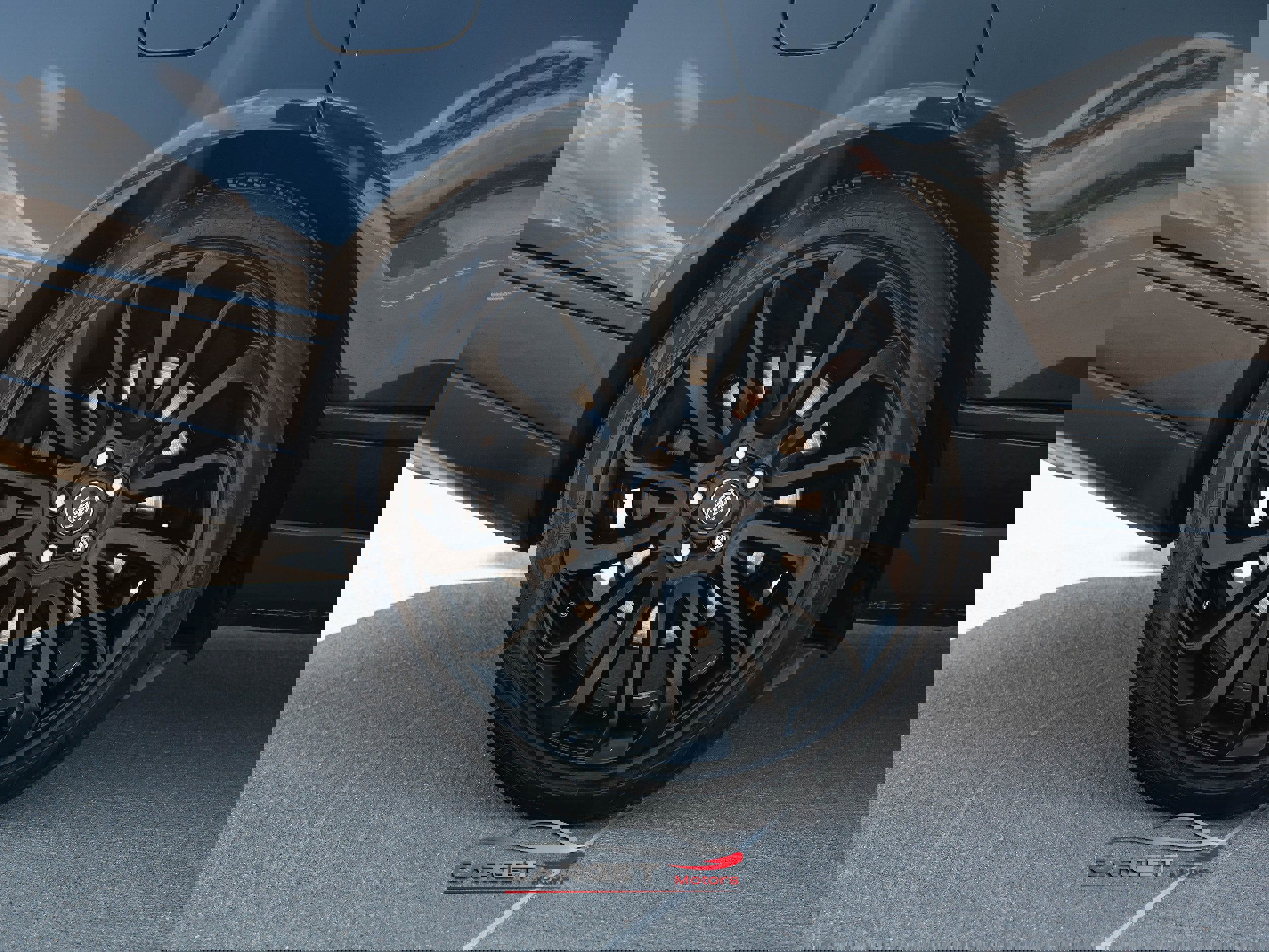 Used 2020 Land Rover Range Rover HSE image 11