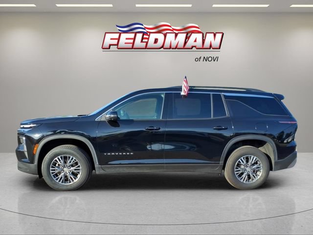 Used 2024 Chevrolet Traverse LT w/ Trailering Package FWD image 2