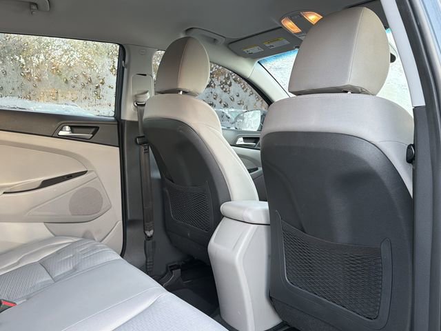 Used 2021 Hyundai Tucson SE image 16