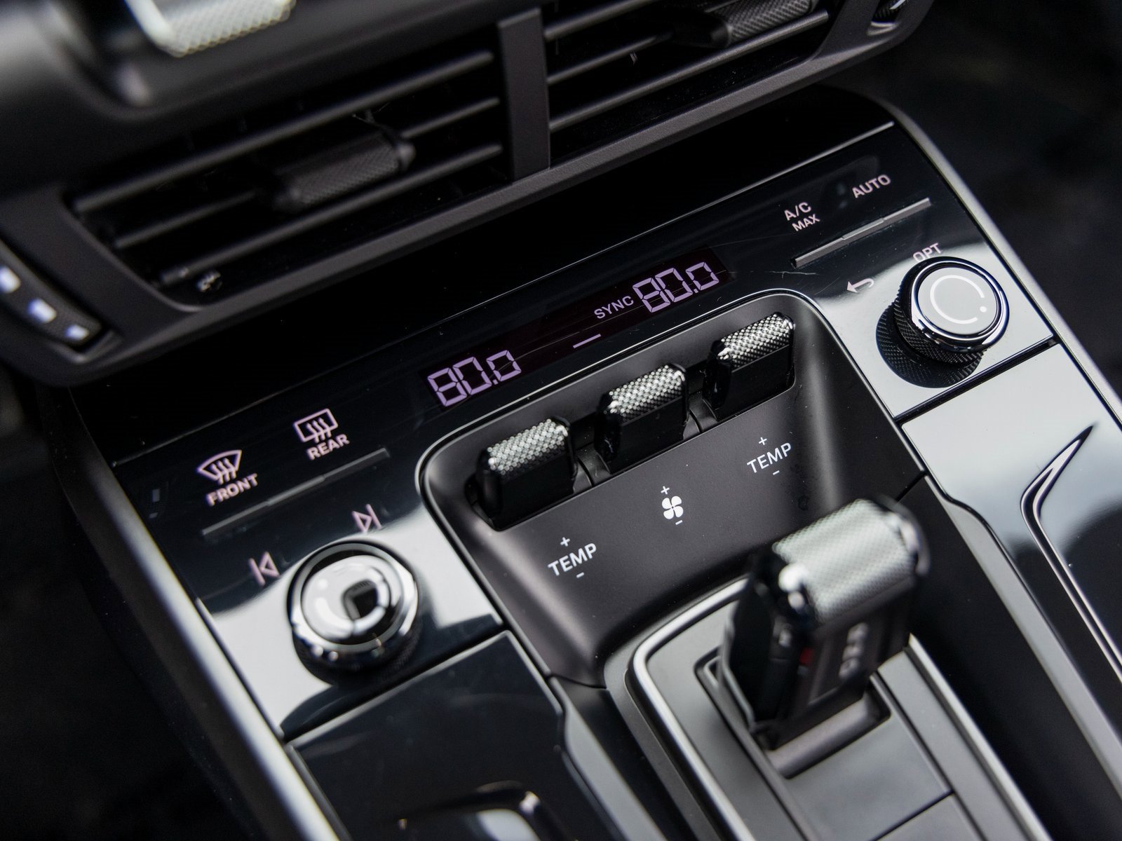 Certified 2025 Porsche 911 Carrera image 39