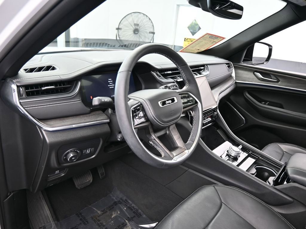 Used 2024 Jeep Grand Cherokee L Overland image 10