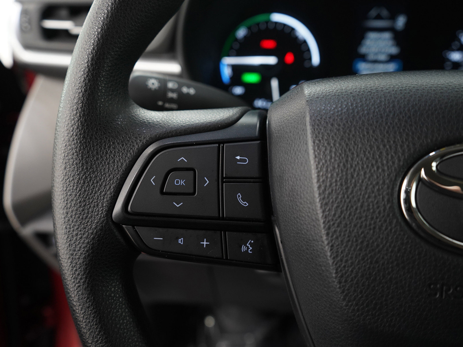 Used 2024 Toyota Sienna LE image 25