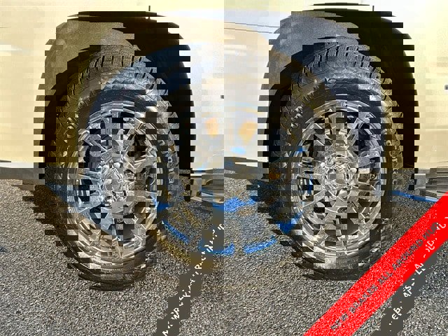 Used 2017 GMC Yukon Denali w/ Open Road Package image 12