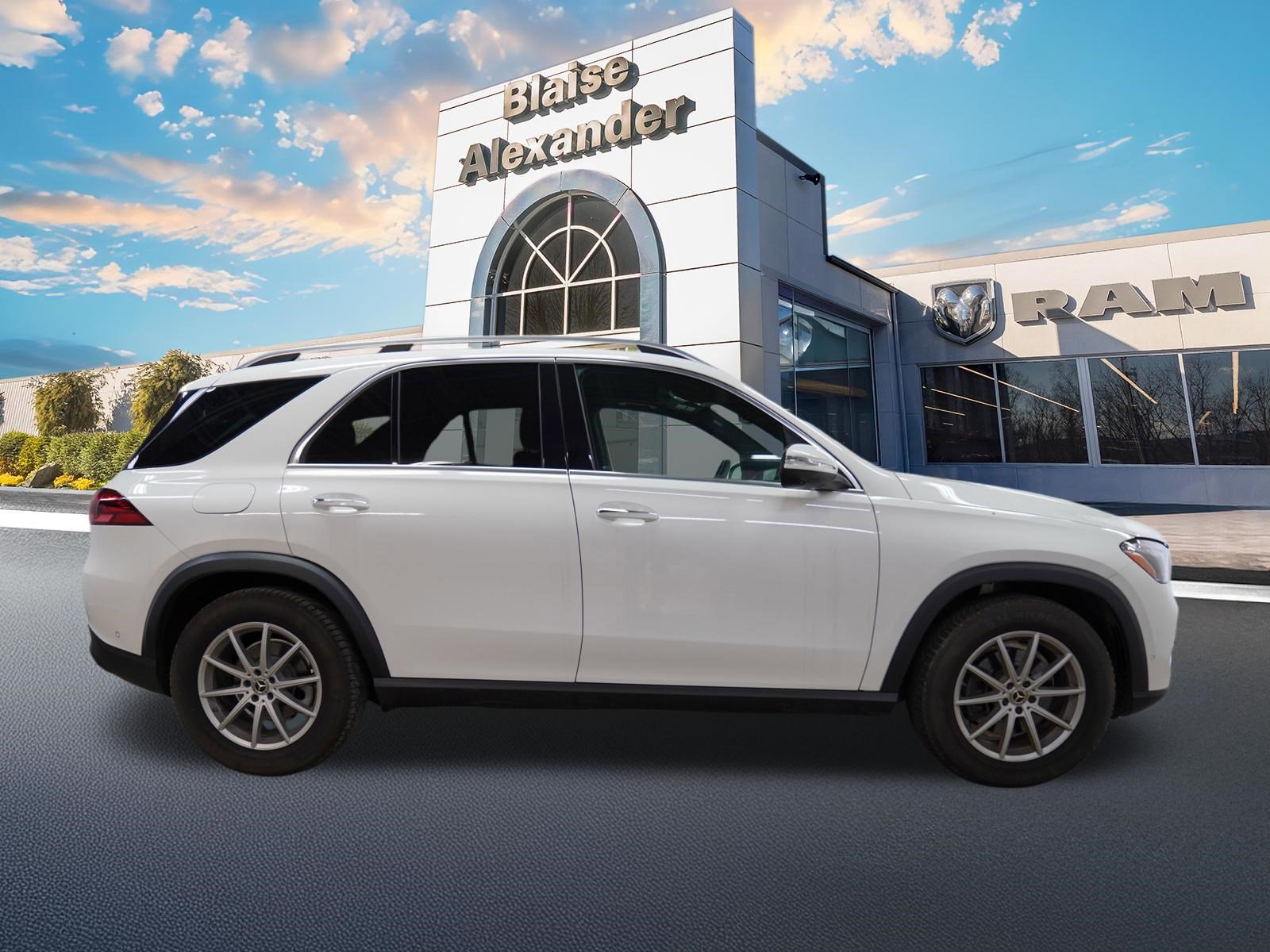 Used 2024 Mercedes-Benz GLE 350 4MATIC image 2