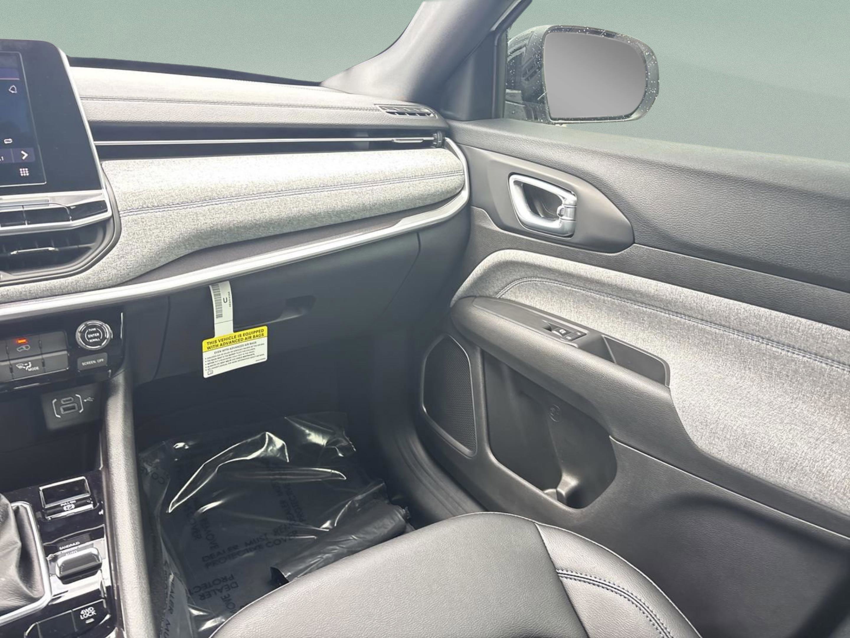 New 2026 Jeep Compass Latitude image 10