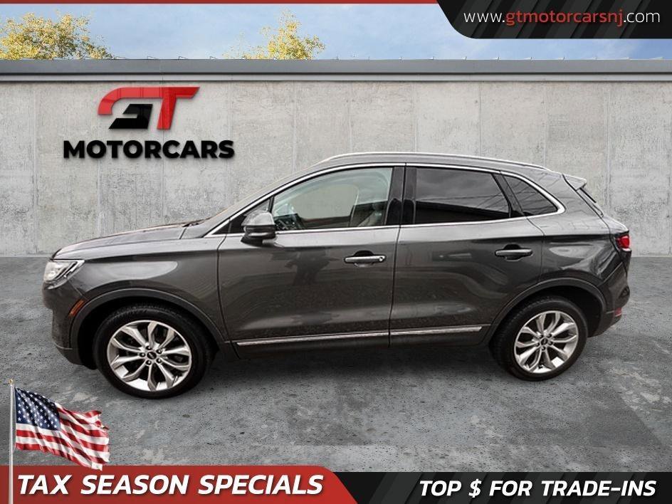 Used 2017 Lincoln MKC Select w/ Select Plus Package AWD/4WD image 2