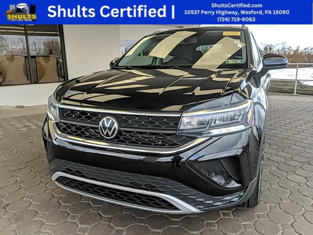 Used 2022 Volkswagen Taos SE w/ Panoramic Sunroof Package