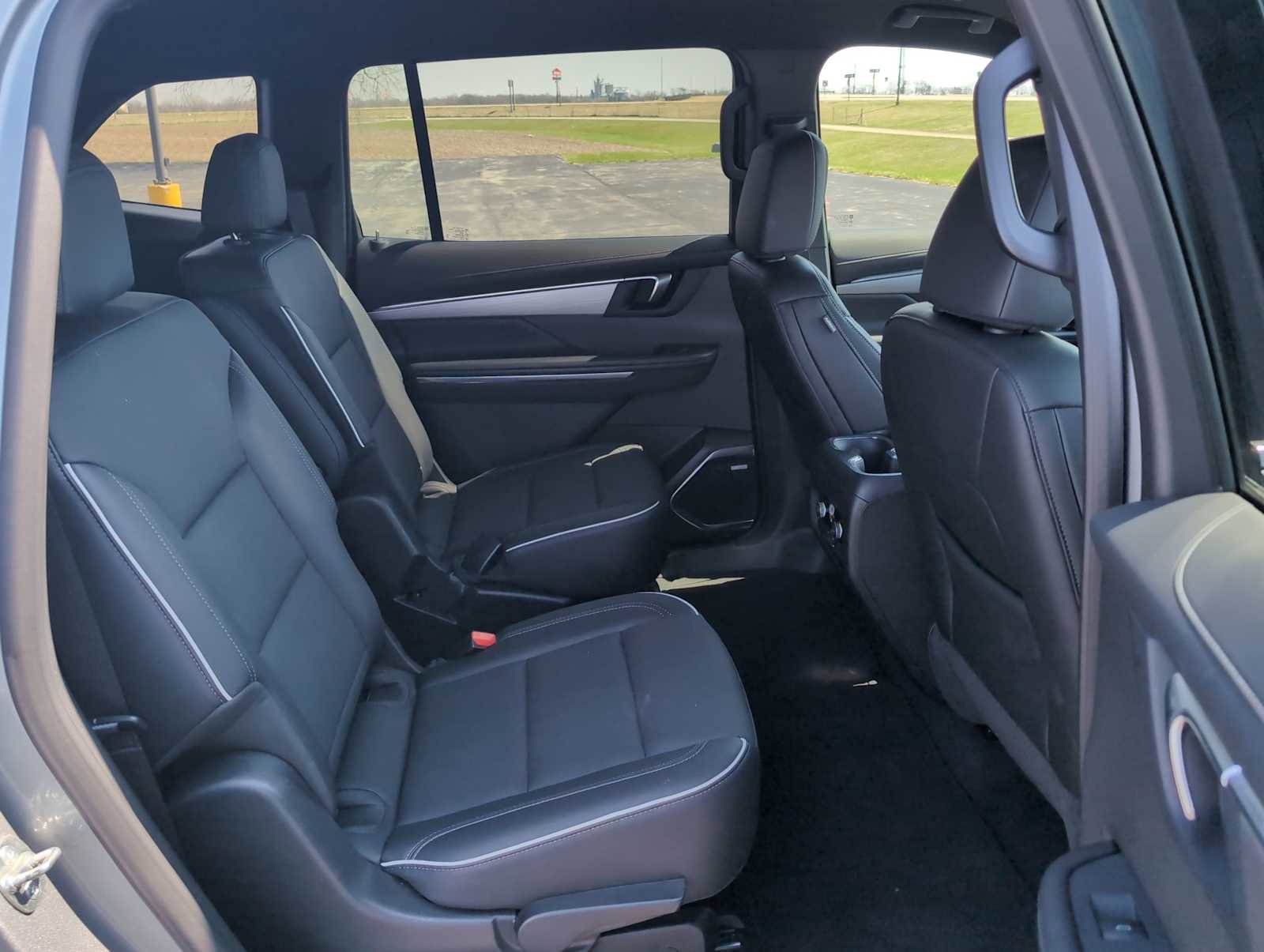 Used 2025 Buick Enclave Preferred image 27