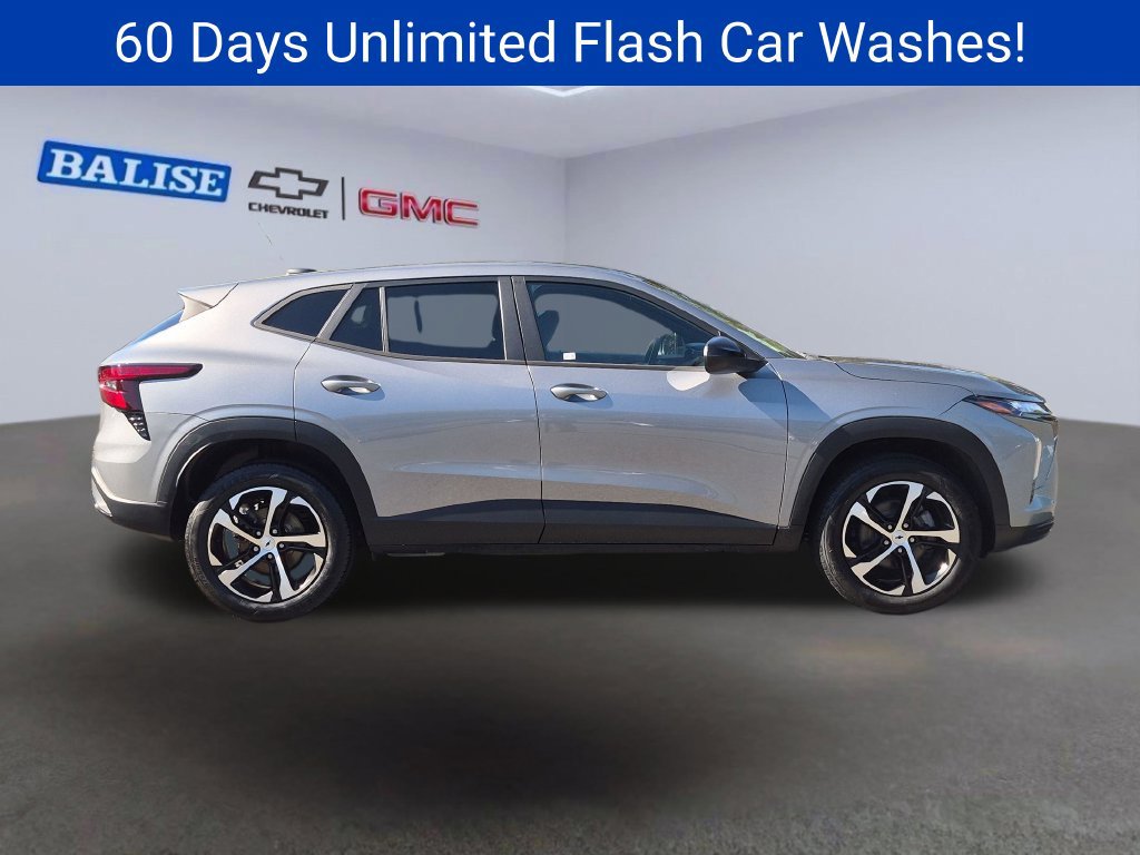 Certified 2024 Chevrolet Trax RS w/ Driver Confidence Package FWD image 3