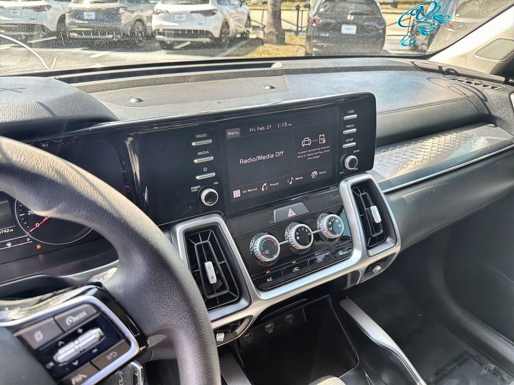 Used 2023 Kia Sorento LX image 22
