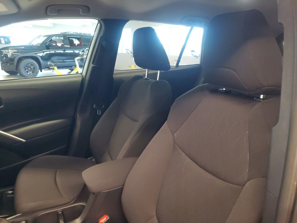 Used 2024 Toyota Corolla Cross LE image 16