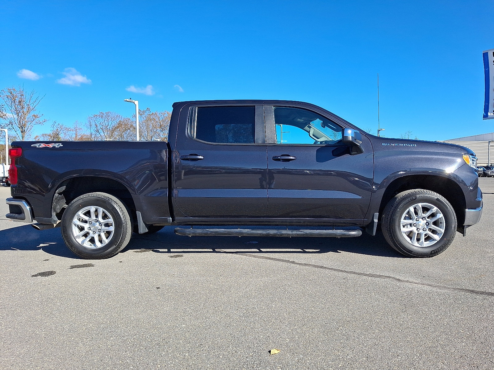 Used 2023 Chevrolet Silverado 1500 LT image 7