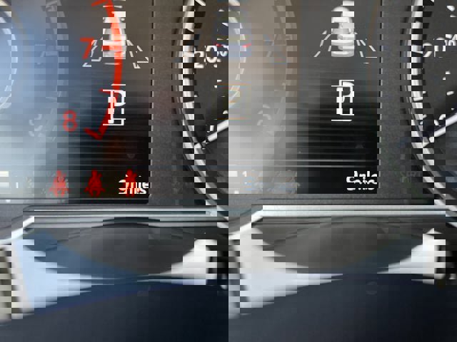 New 2025 Nissan Versa SR w/ Trunk Package image 9