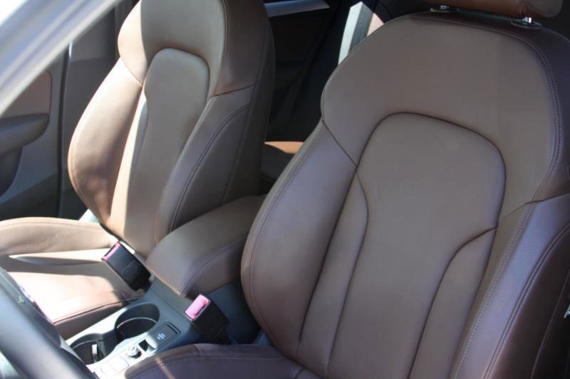Used 2018 Audi Q3 2.0T Premium Plus w/ Premium Plus Package FWD image 32