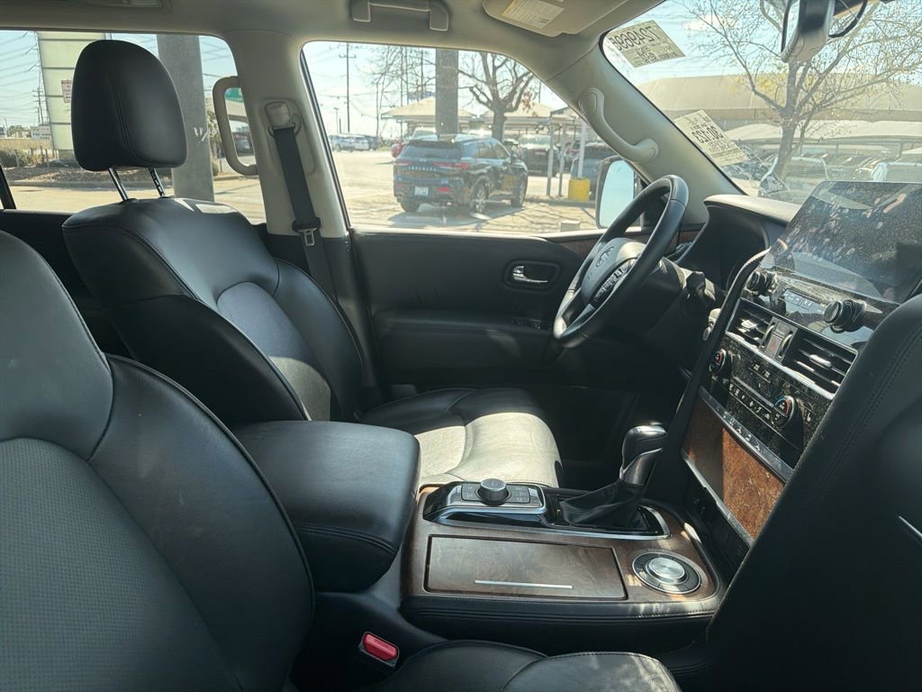 Used 2023 Nissan Armada SL w/ Captain's Chairs Package image 4