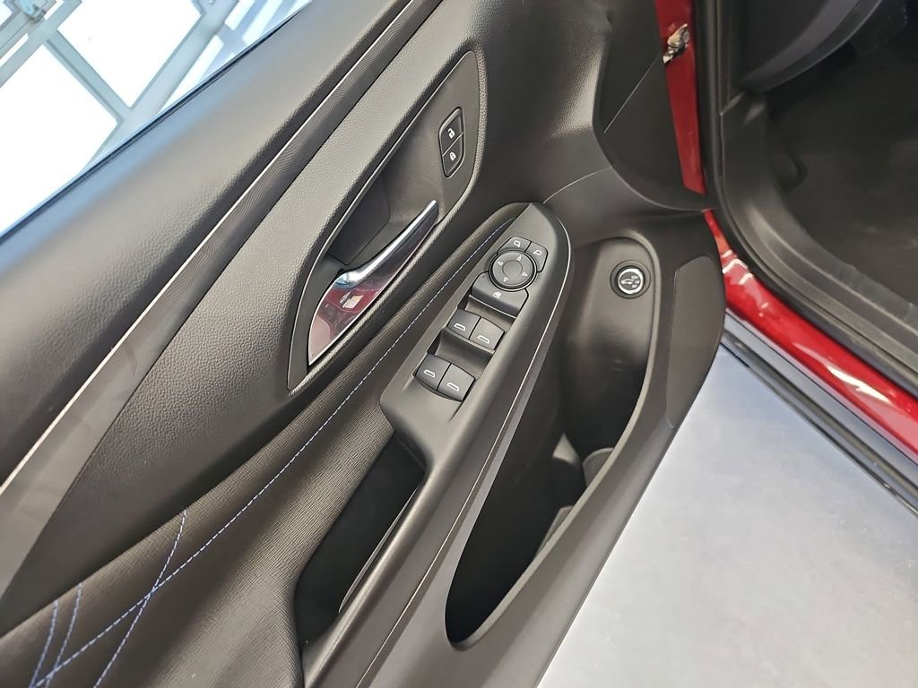 Used 2025 Buick Envista Sport Touring w/ Convenience I Package image 16