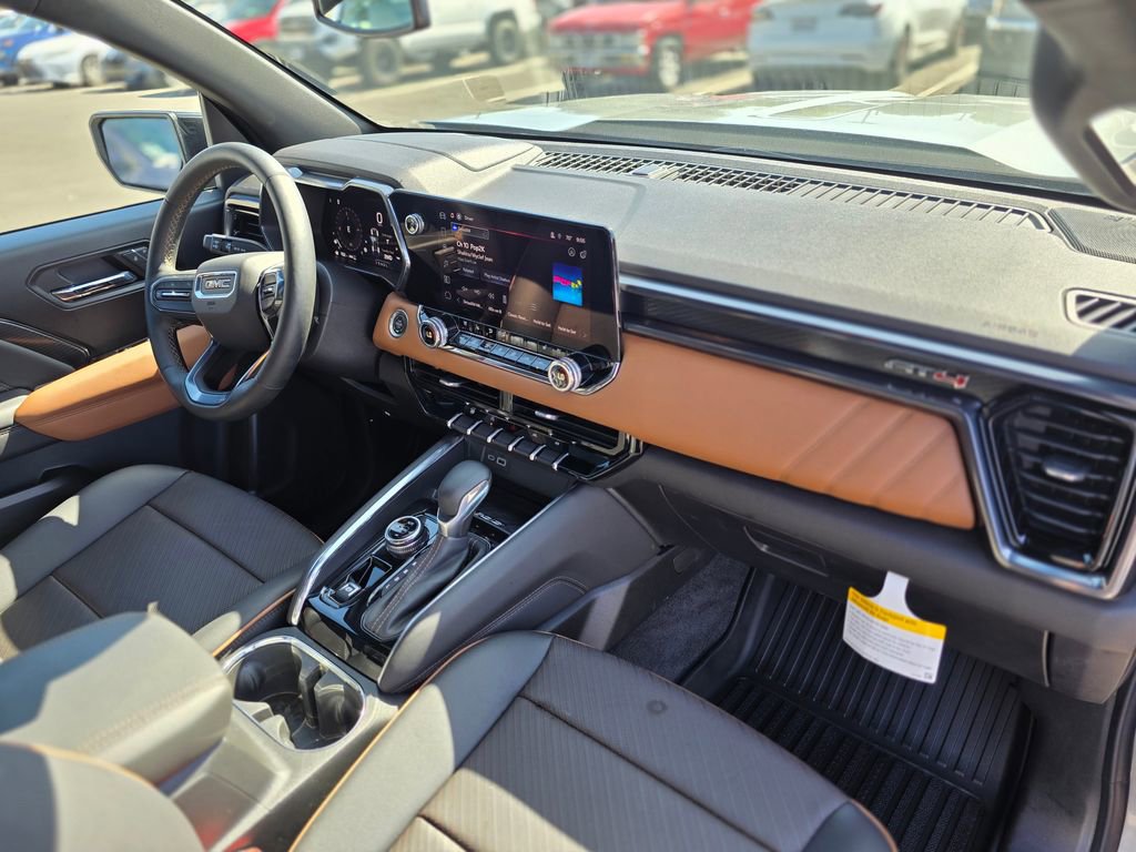 Used 2025 GMC Canyon AT4 w/ AT4 Premium Package AWD/4WD image 9