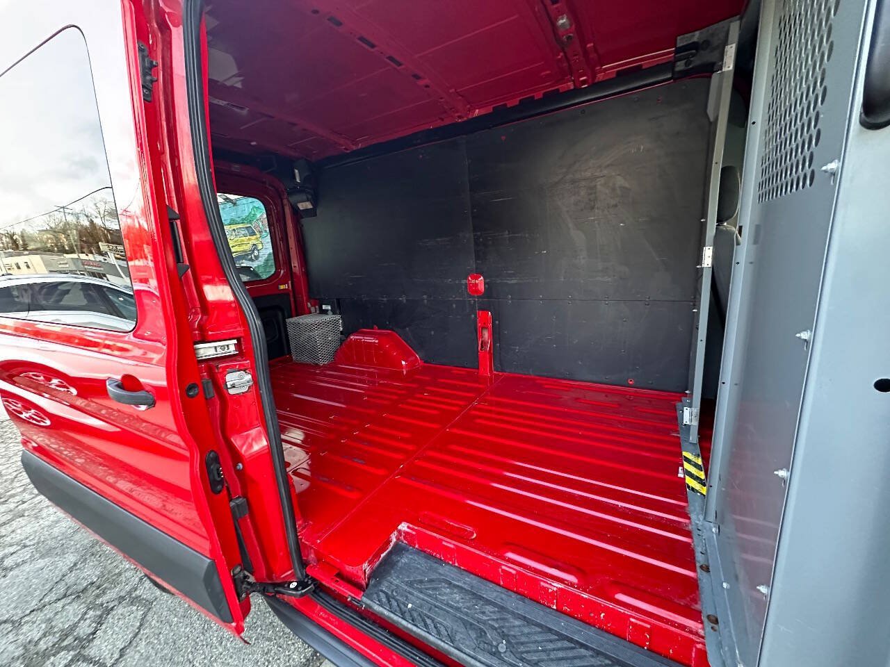 Used 2015 Ford Transit 250 148 Medium Roof RWD image 9