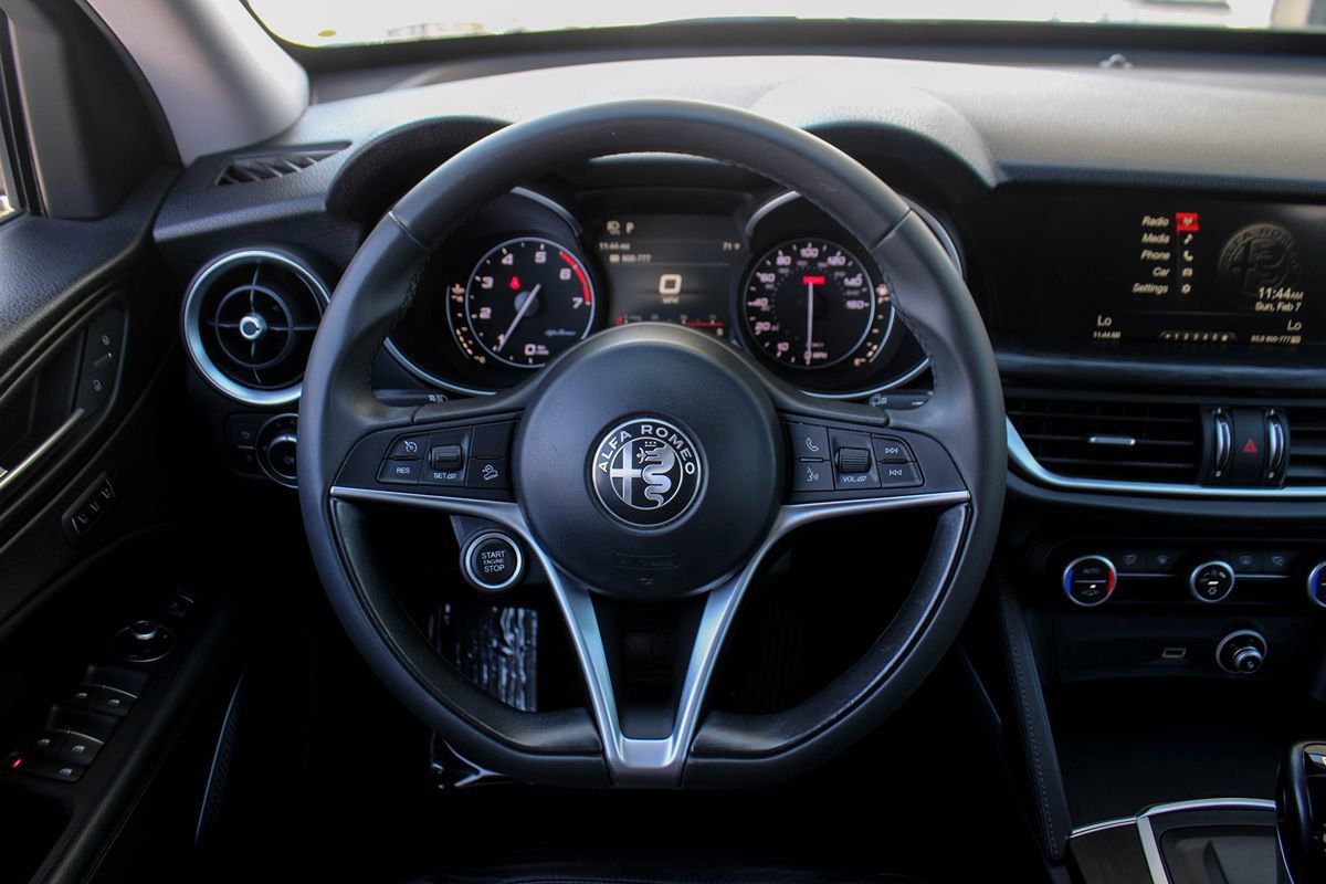 Used 2018 Alfa Romeo Stelvio AWD image 26