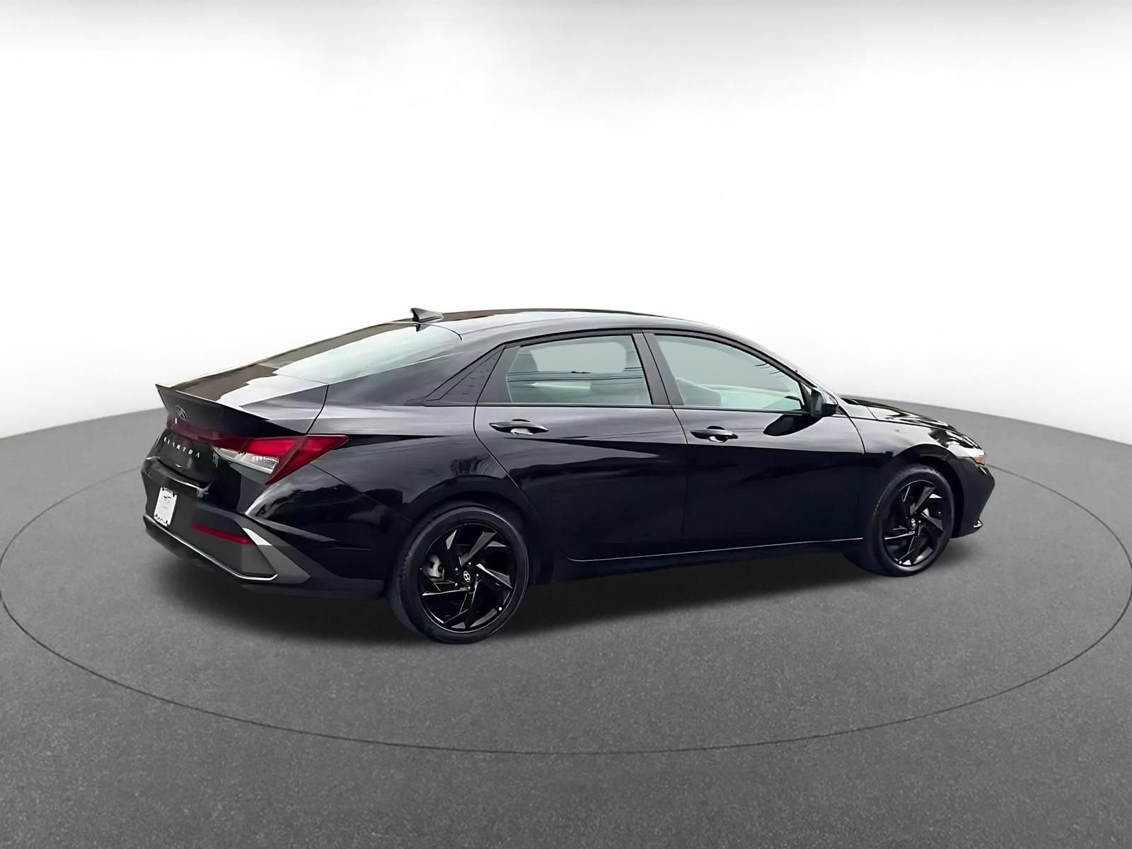 Used 2026 Hyundai Elantra Sport FWD image 15