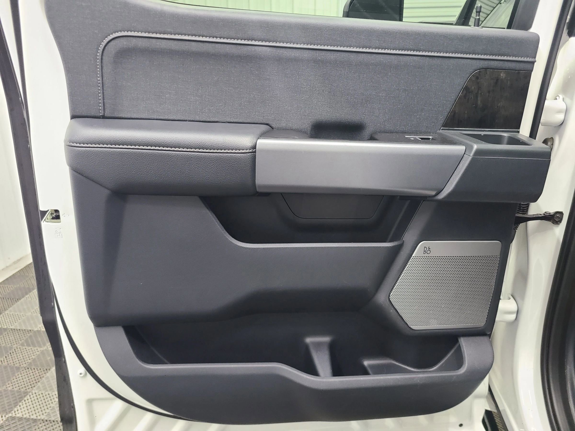 Used 2024 Ford F250 Lariat w/ Sport Appearance Package image 38