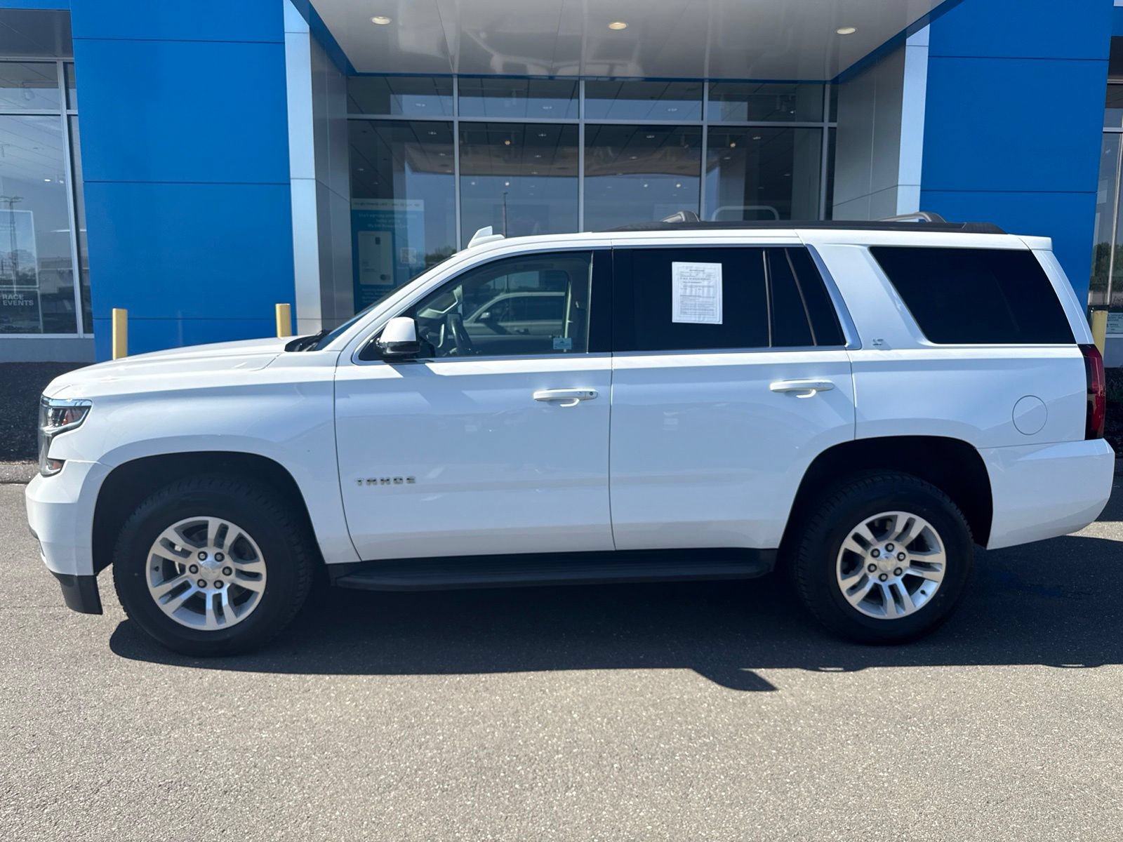 Used 2019 Chevrolet Tahoe LT w/ Luxury Package AWD/4WD image 9
