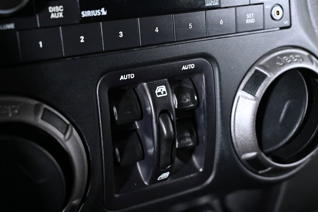 Used 2018 Jeep Wrangler Unlimited Sport S image 16