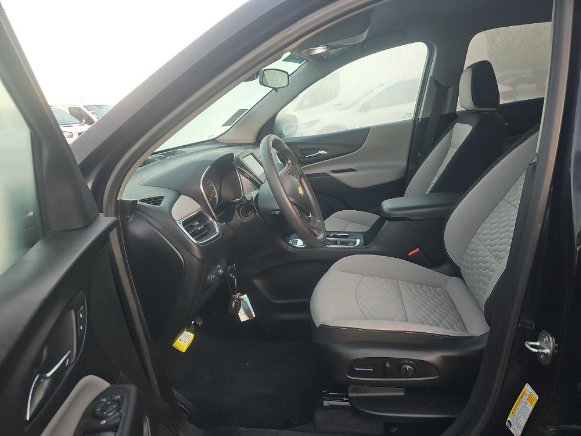 Used 2021 Chevrolet Equinox LS w/ LS Convenience Package AWD/4WD image 9