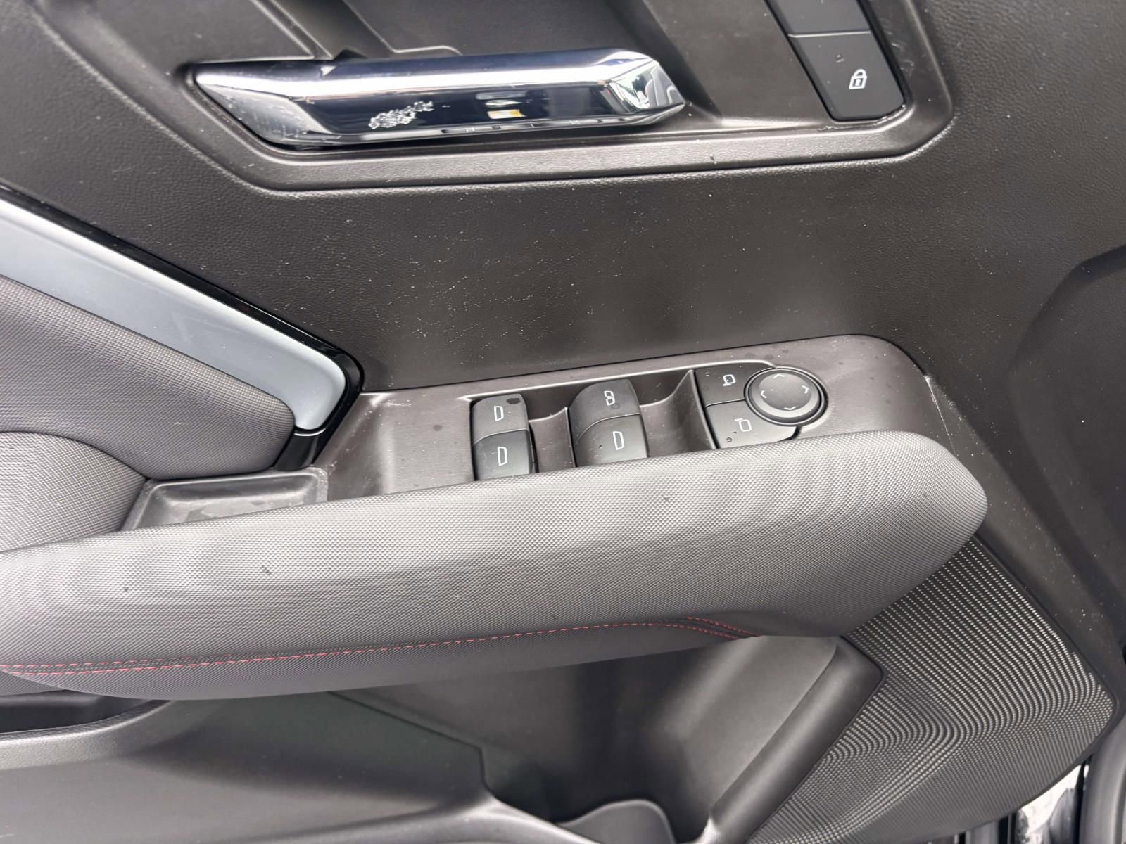 Used 2024 Chevrolet Colorado Z71 w/ Z71 Convenience Package 2 image 15