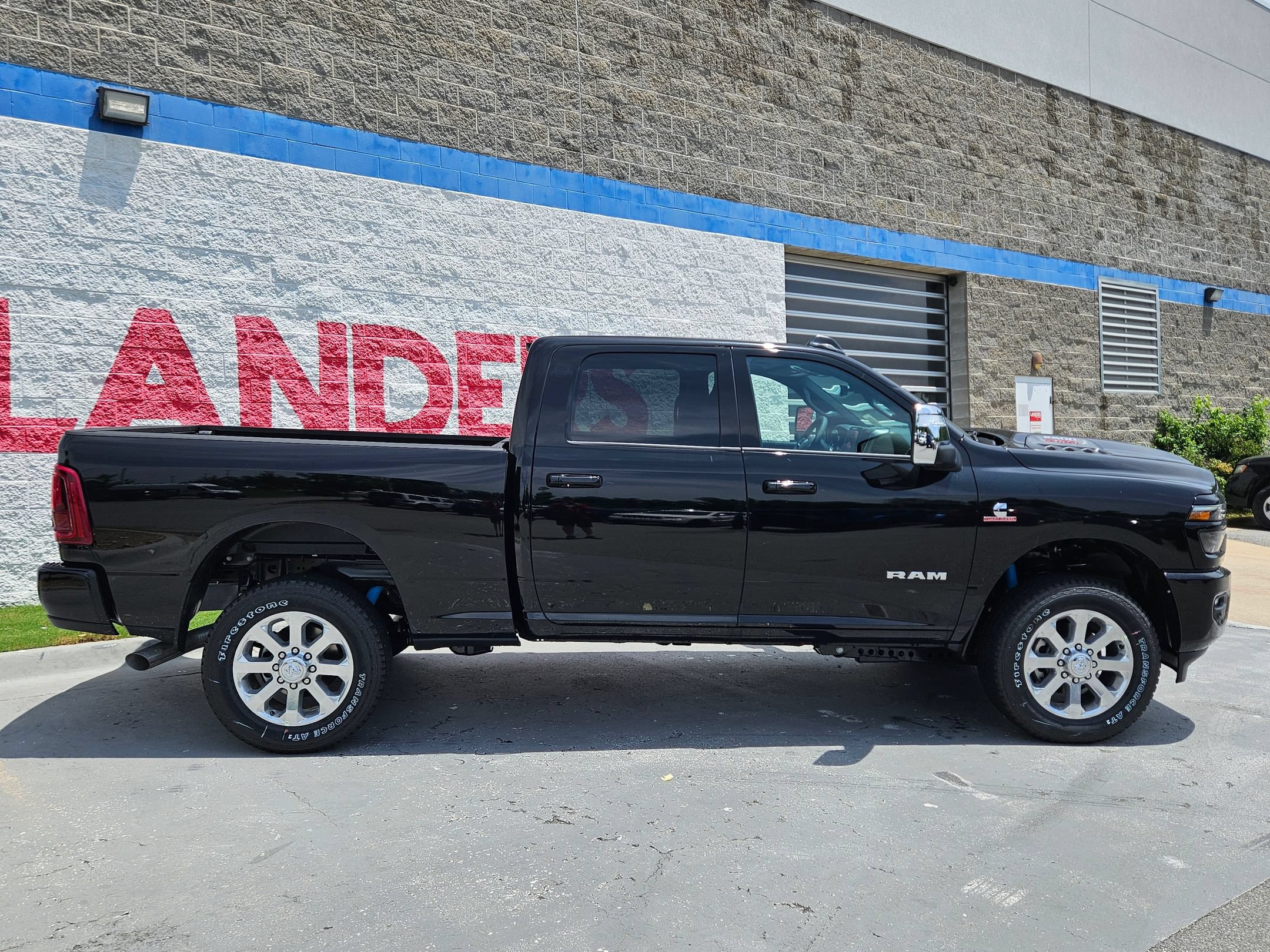 New 2026 RAM 2500 Laramie w/ Sport Appearance Package AWD/4WD image 8