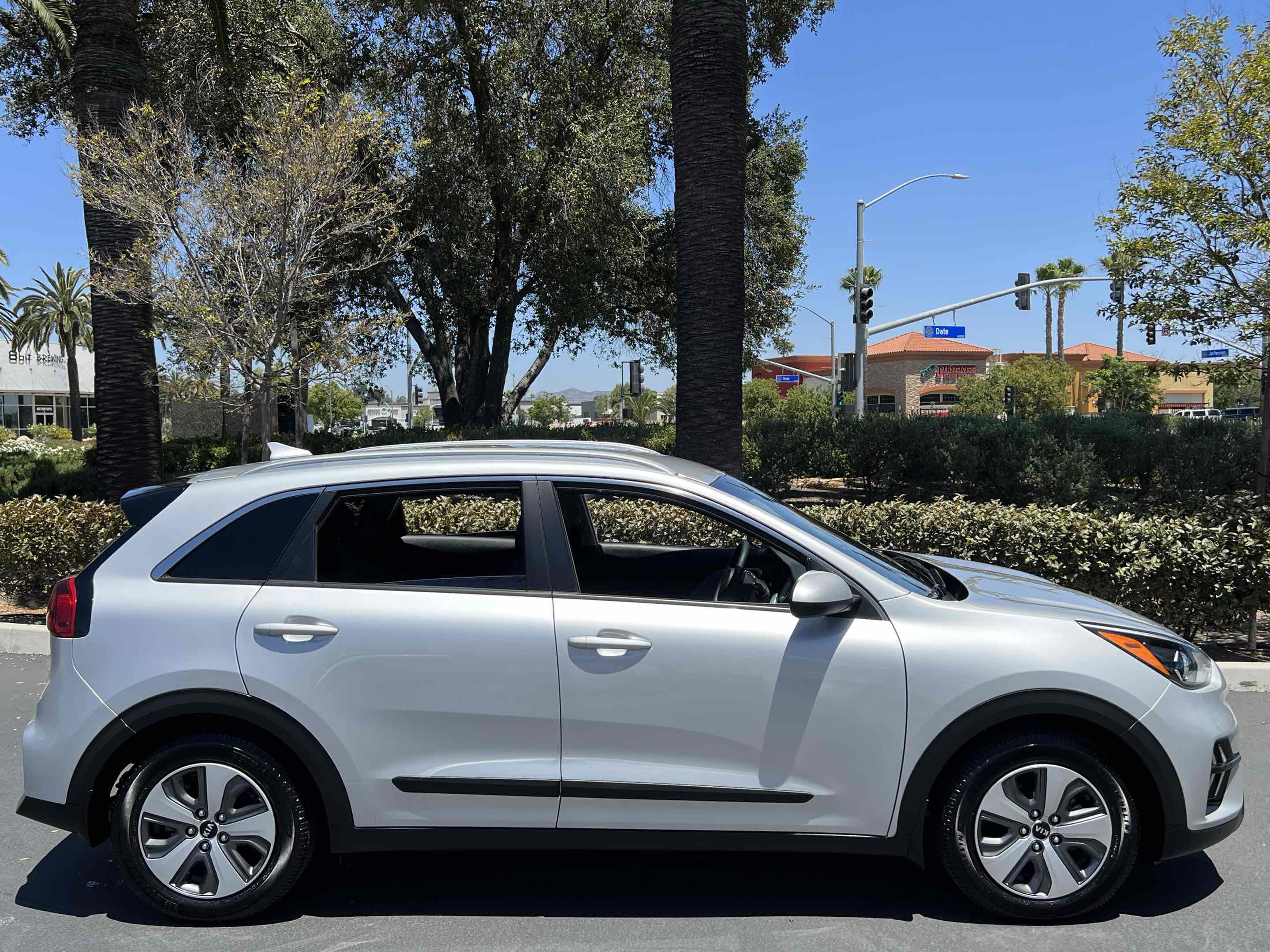 Used 2020 Kia Niro LX FWD image 15