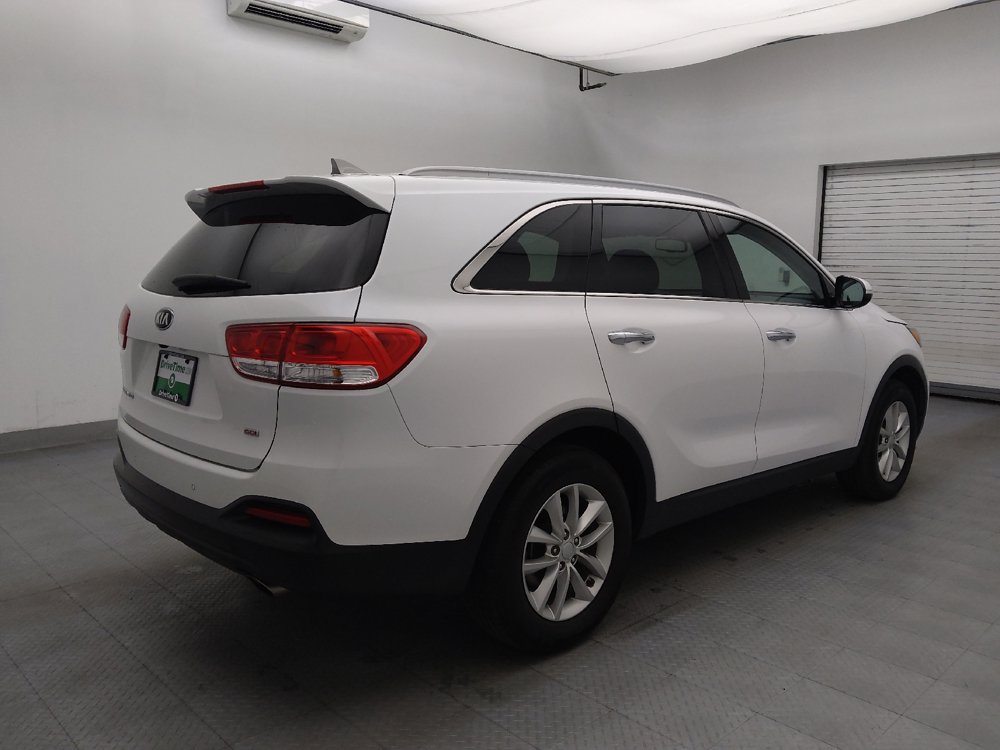 Used 2018 Kia Sorento FWD image 9