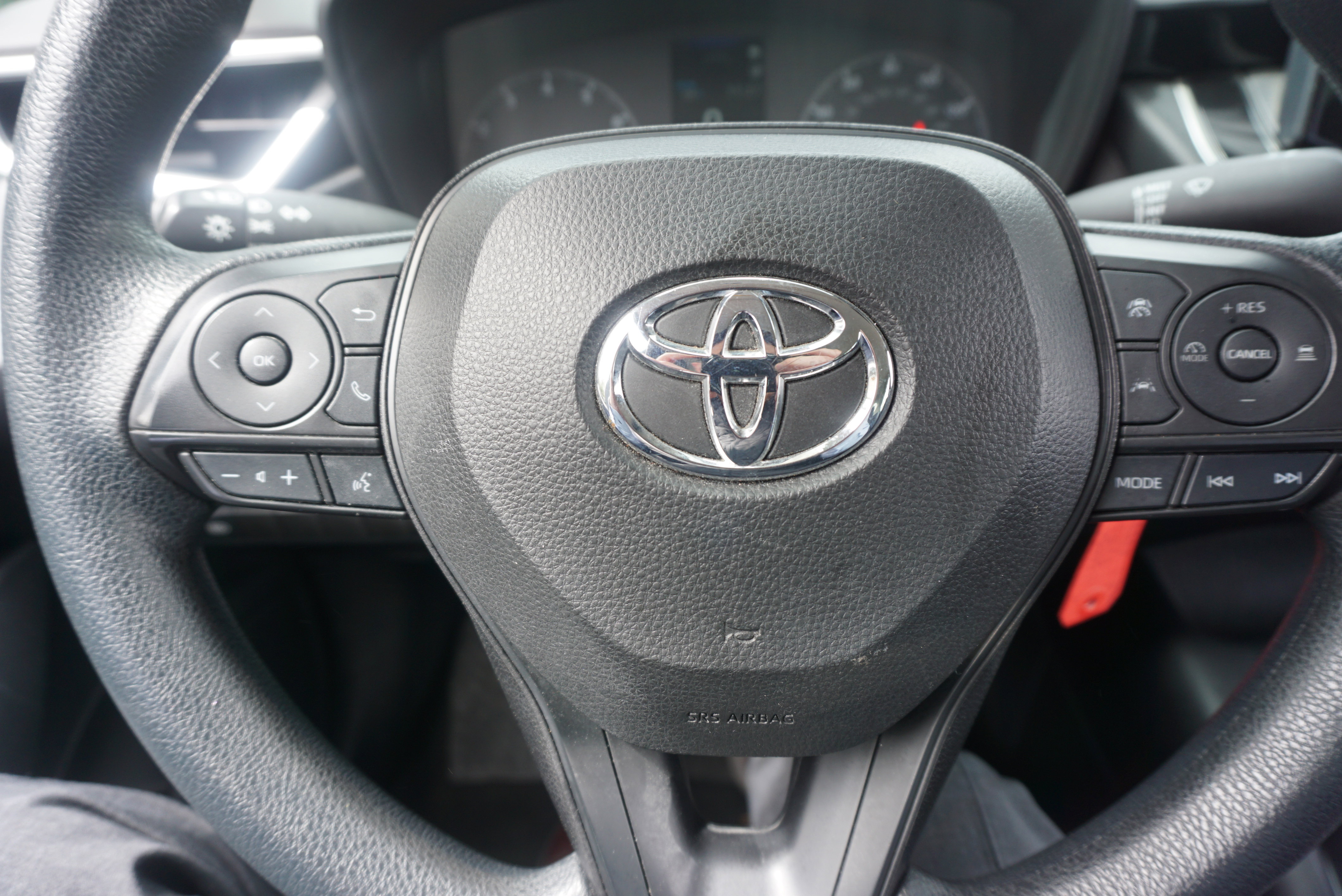 Used 2023 Toyota Corolla LE image 8