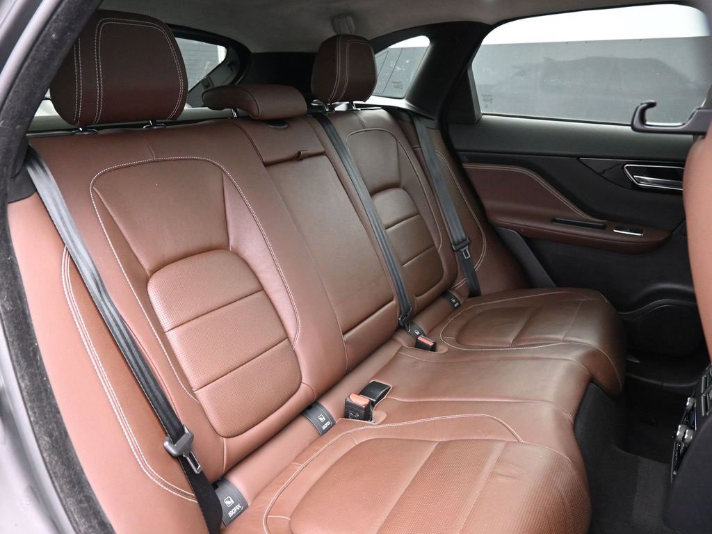 Used 2019 Jaguar F-PACE S image 24