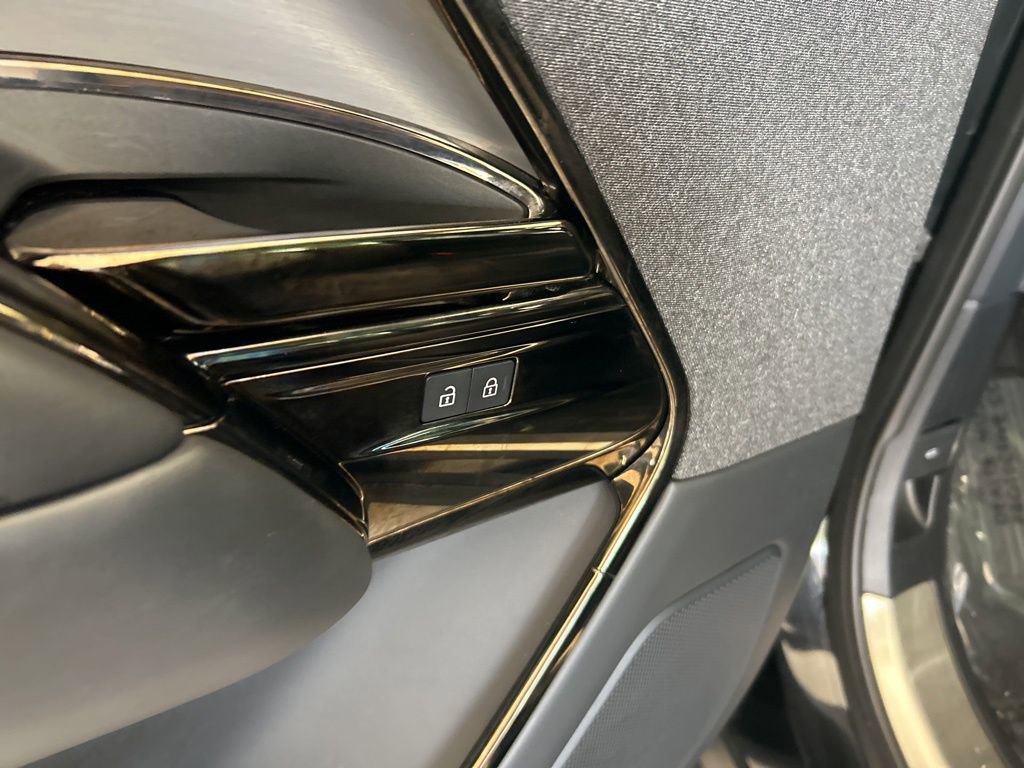 Used 2024 Land Rover Range Rover Sport Dynamic SE image 38