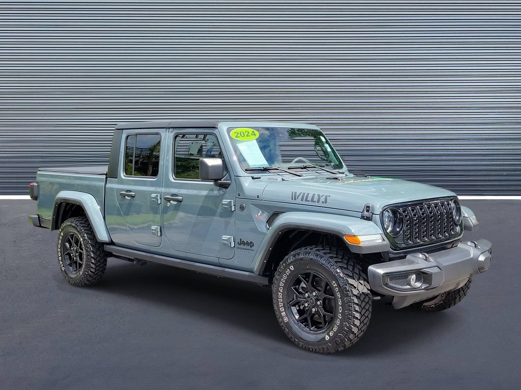 Used 2024 Jeep Gladiator Sport AWD/4WD image 2