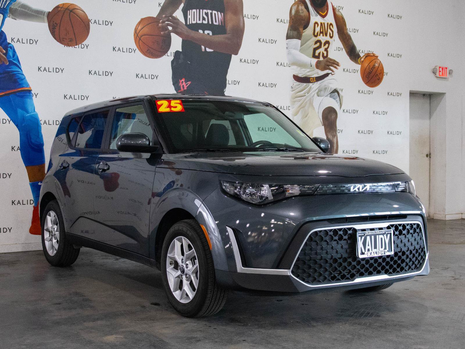 Used 2025 Kia Soul LX FWD image 17